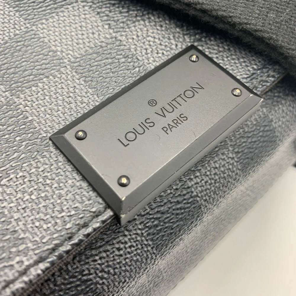 Louis Vuitton Damier Graphite Messenger Bag - Black